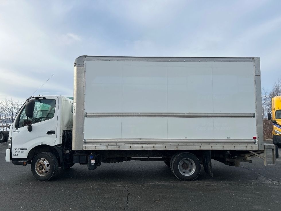 Light Duty Box Truck-Light and Medium Duty Trucks-Hino-2020-155-Dartmouth-NS-171,839\n\t\tkm-$ 50,000 - Image 4