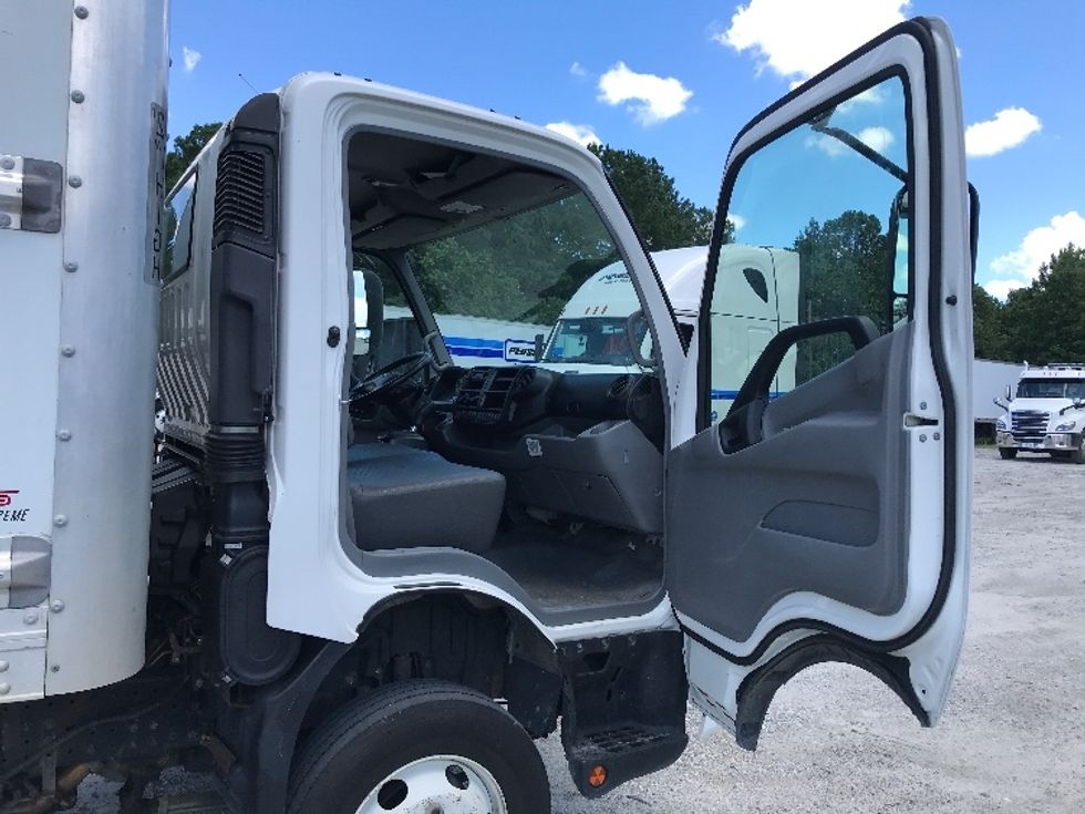 Light Duty Box Truck-Light and Medium Duty Trucks-Hino-2020-155-East Chicago-IN-97,727\n\t\tmiles-$ 38,500 - Image 20