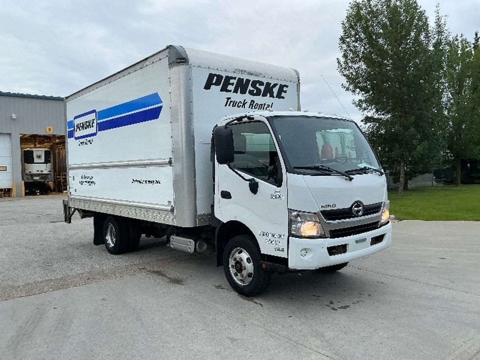 Light Duty Box Truck-Light and Medium Duty Trucks-Hino-2020-155-Edmonton-AB-165,329\n\t\tkm-$ 50,750 - Image 1