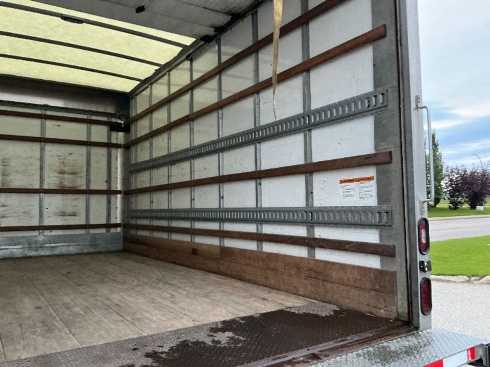 Light Duty Box Truck-Light and Medium Duty Trucks-Hino-2020-155-Edmonton-AB-165,329\n\t\tkm-$ 50,750 - Image 12