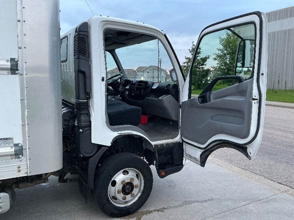 Light Duty Box Truck-Light and Medium Duty Trucks-Hino-2020-155-Edmonton-AB-165,329\n\t\tkm-$ 50,750 - Image 20