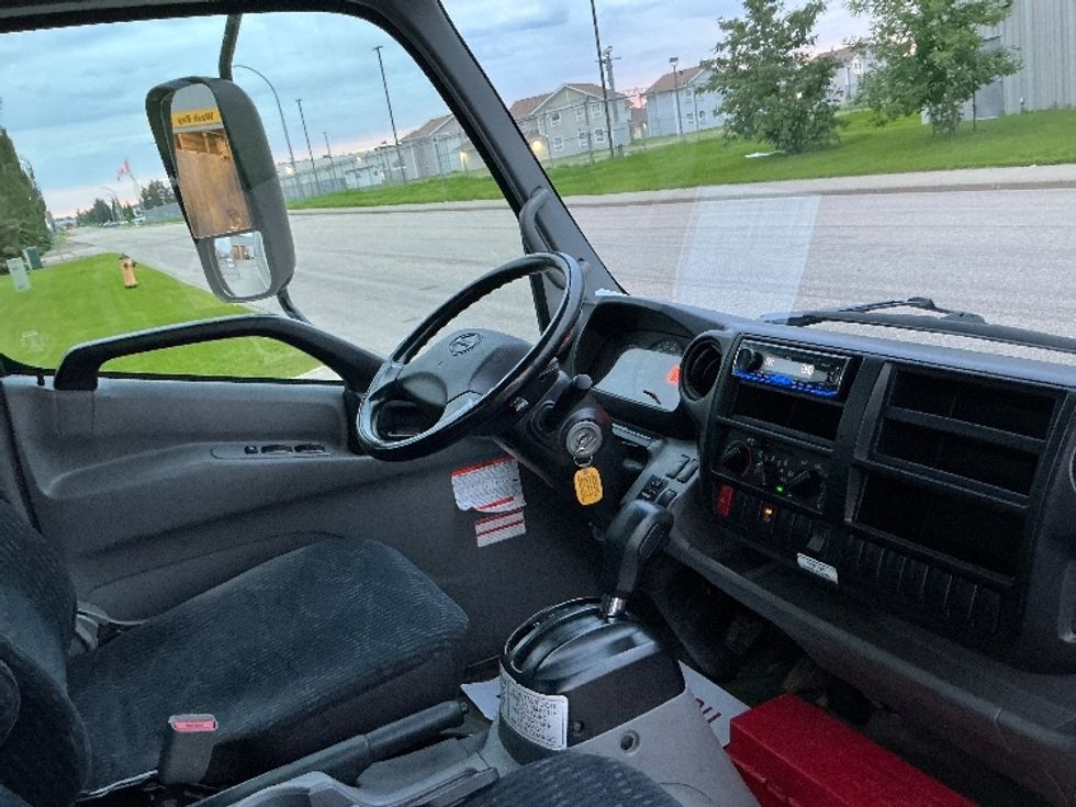 Light Duty Box Truck-Light and Medium Duty Trucks-Hino-2020-155-Edmonton-AB-165,329\n\t\tkm-$ 50,750 - Image 22