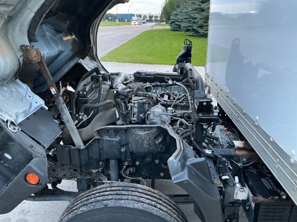 Light Duty Box Truck-Light and Medium Duty Trucks-Hino-2020-155-Edmonton-AB-165,329\n\t\tkm-$ 50,750 - Image 24