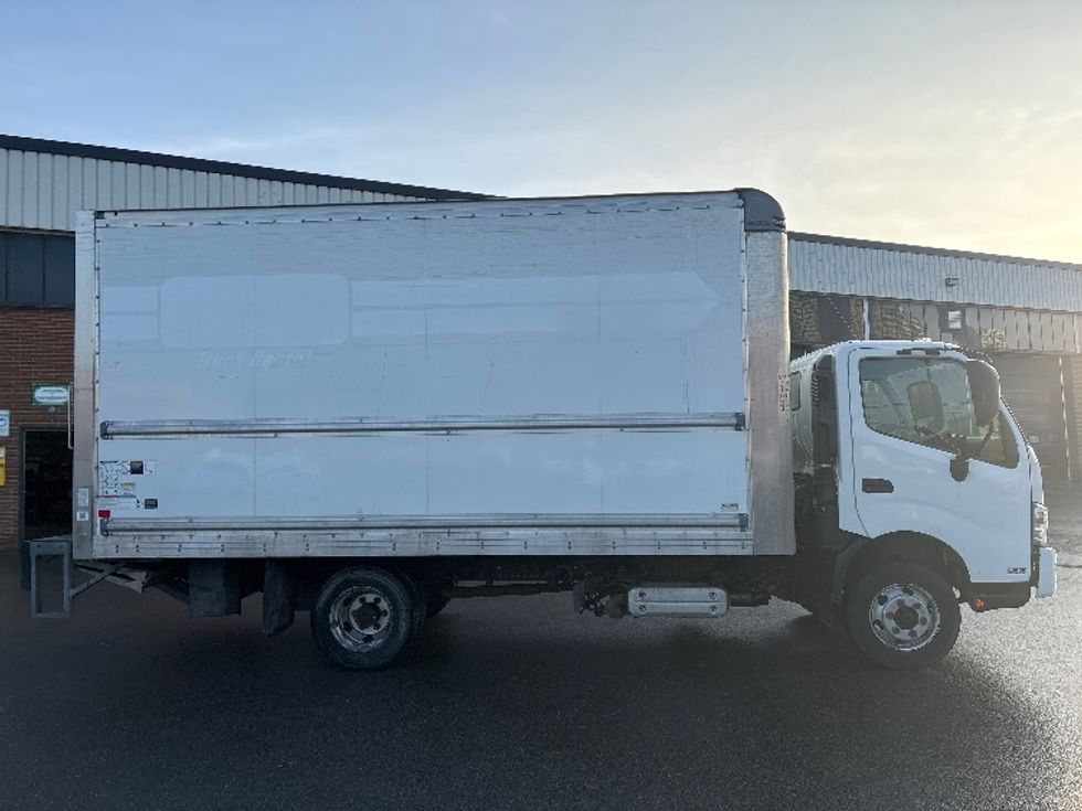 Light Duty Box Truck-Light and Medium Duty Trucks-Hino-2020-155-Etobicoke-ON-196,300\n\t\tkm-$ 48,000 - Image 15