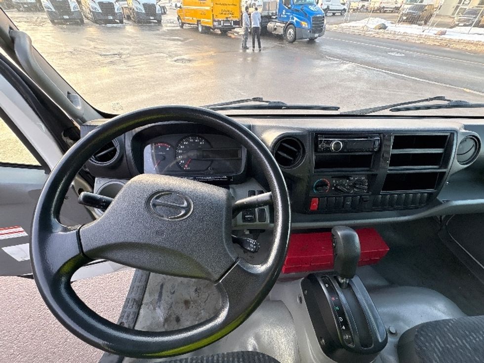 Light Duty Box Truck-Light and Medium Duty Trucks-Hino-2020-155-Etobicoke-ON-196,300\n\t\tkm-$ 48,000 - Image 18