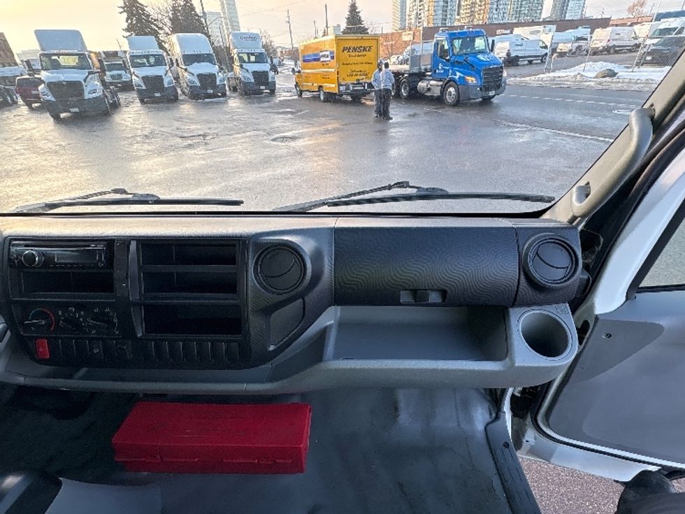 Light Duty Box Truck-Light and Medium Duty Trucks-Hino-2020-155-Etobicoke-ON-196,300\n\t\tkm-$ 48,000 - Image 21