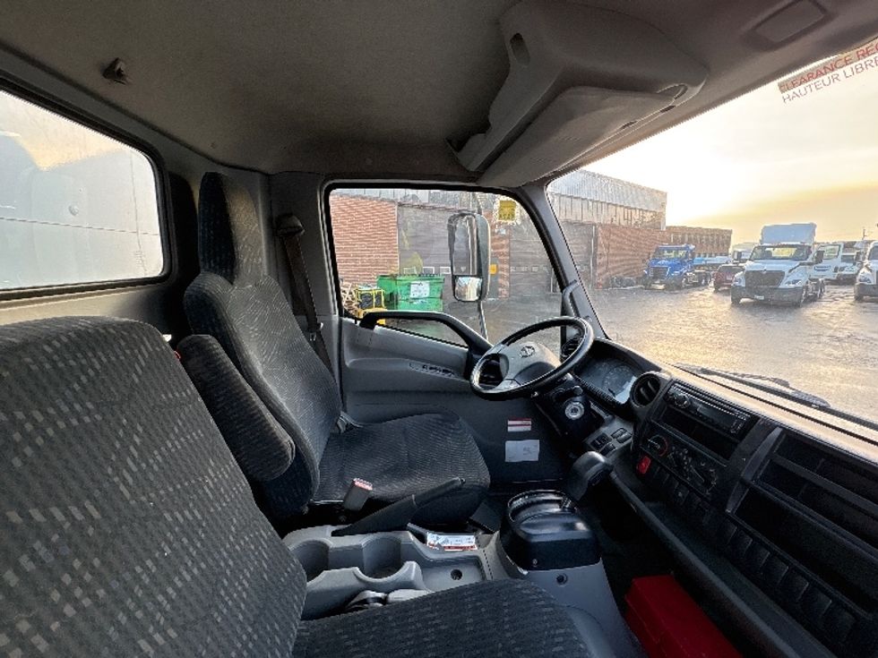 Light Duty Box Truck-Light and Medium Duty Trucks-Hino-2020-155-Etobicoke-ON-196,300\n\t\tkm-$ 48,000 - Image 22
