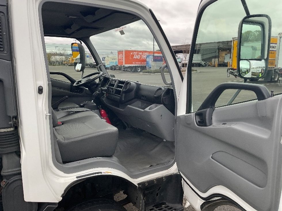 Light Duty Box Truck-Light and Medium Duty Trucks-Hino-2020-155-Kent-WA-103,138\n\t\tmiles-$ 40,000 - Image 16