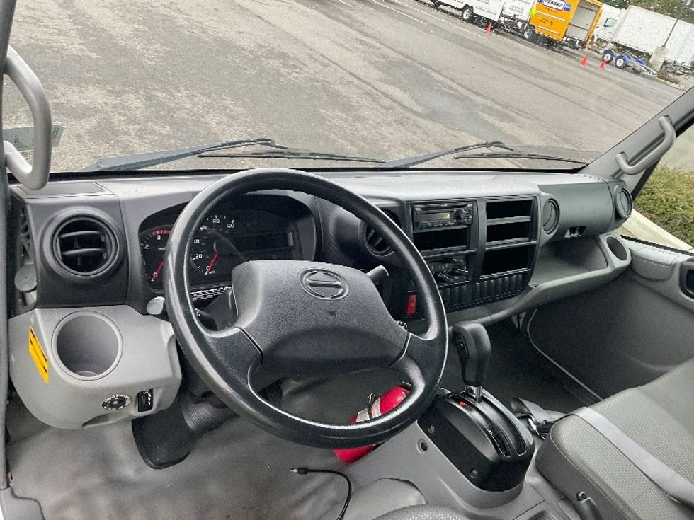 Light Duty Box Truck-Light and Medium Duty Trucks-Hino-2020-155-Kent-WA-103,138\n\t\tmiles-$ 40,000 - Image 17