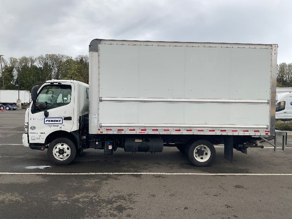 Light Duty Box Truck-Light and Medium Duty Trucks-Hino-2020-155-Kent-WA-103,138\n\t\tmiles-$ 40,000 - Image 4