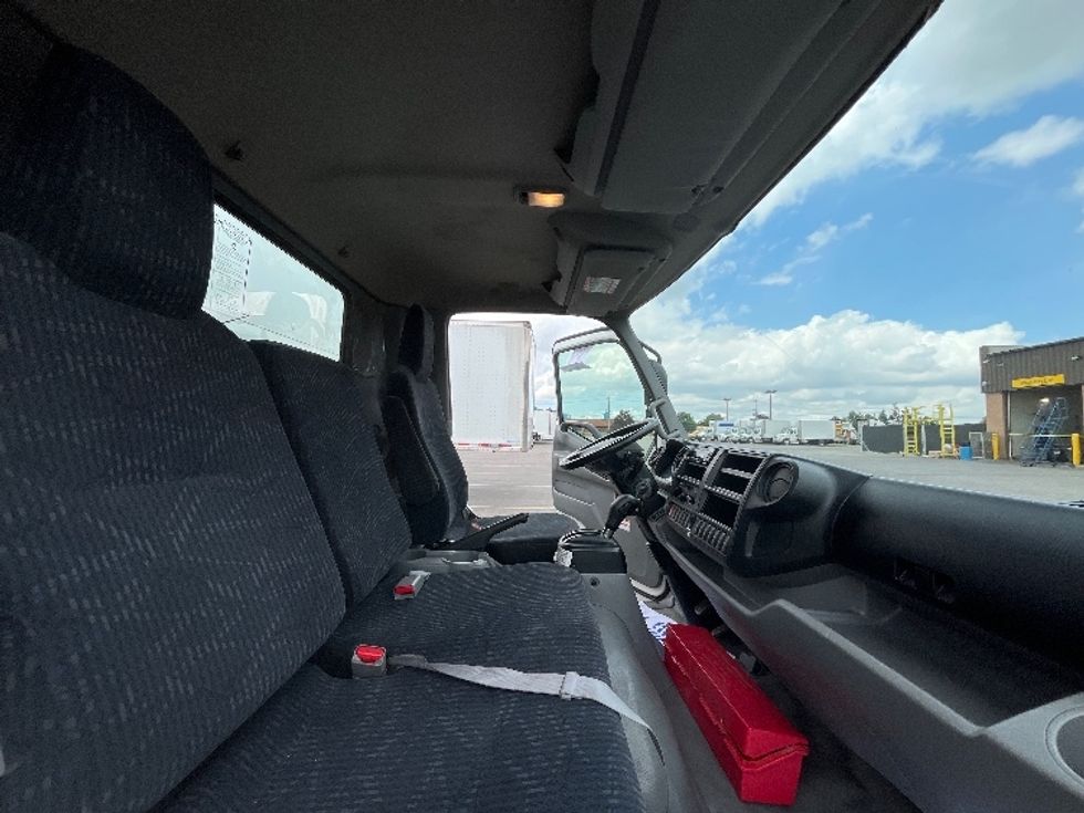 Light Duty Box Truck-Light and Medium Duty Trucks-Hino-2020-155-Mississauga-ON-128,932\n\t\tkm-$ 56,250 - Image 16