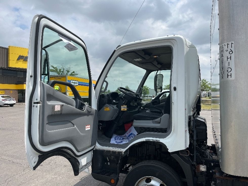 Light Duty Box Truck-Light and Medium Duty Trucks-Hino-2020-155-Mississauga-ON-128,932\n\t\tkm-$ 56,250 - Image 5