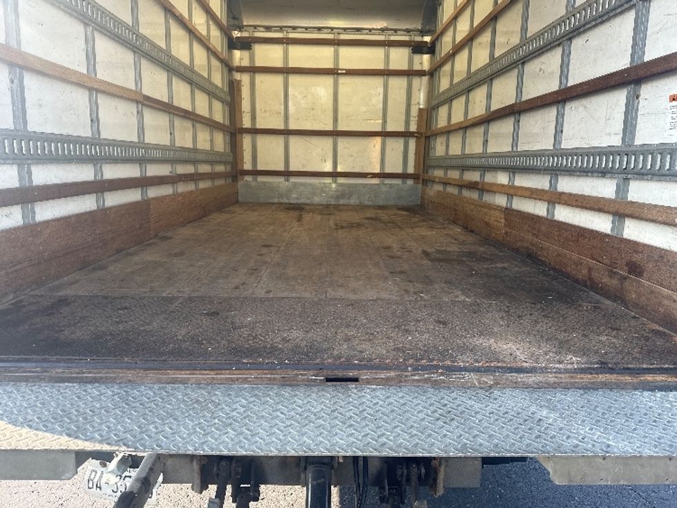 Light Duty Box Truck-Light and Medium Duty Trucks-Hino-2020-155-Mississauga-ON-195,658\n\t\tkm-$ 51,000 - Image 10