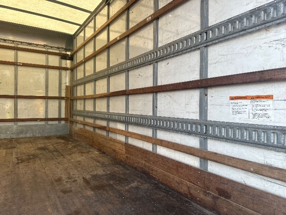 Light Duty Box Truck-Light and Medium Duty Trucks-Hino-2020-155-Mississauga-ON-195,658\n\t\tkm-$ 51,000 - Image 12