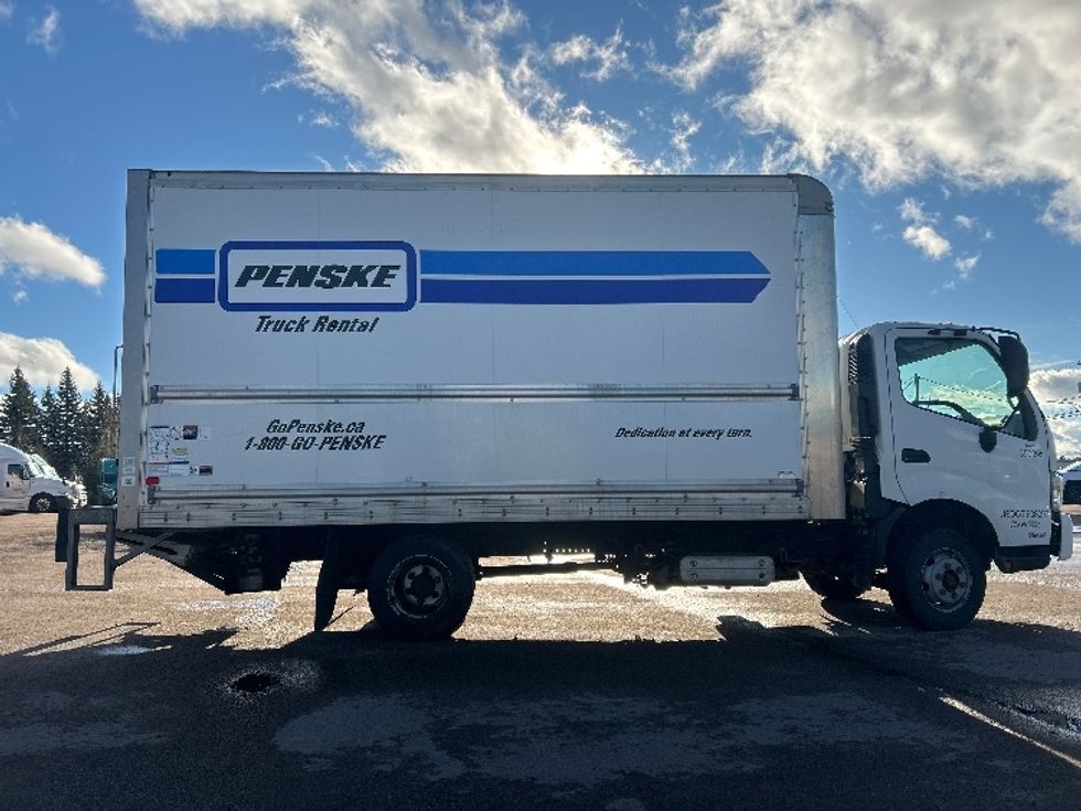 Light Duty Box Truck-Light and Medium Duty Trucks-Hino-2020-155-Moncton-NB-174,882\n\t\tkm-$ 49,250 - Image 14