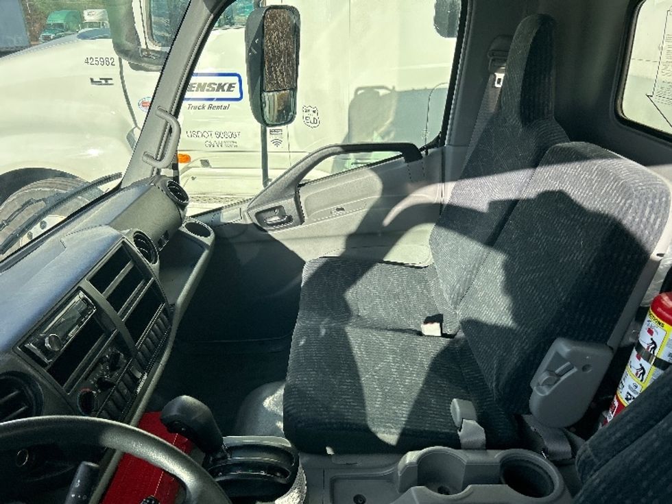 Light Duty Box Truck-Light and Medium Duty Trucks-Hino-2020-155-Moncton-NB-174,882\n\t\tkm-$ 49,250 - Image 18