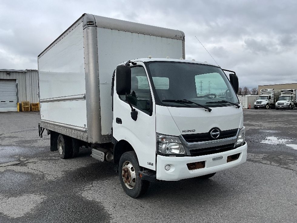 Light Duty Box Truck-Light and Medium Duty Trucks-Hino-2020-155-Ottawa-ON-200,841\n\t\tkm-$ 44,500 - Image 1