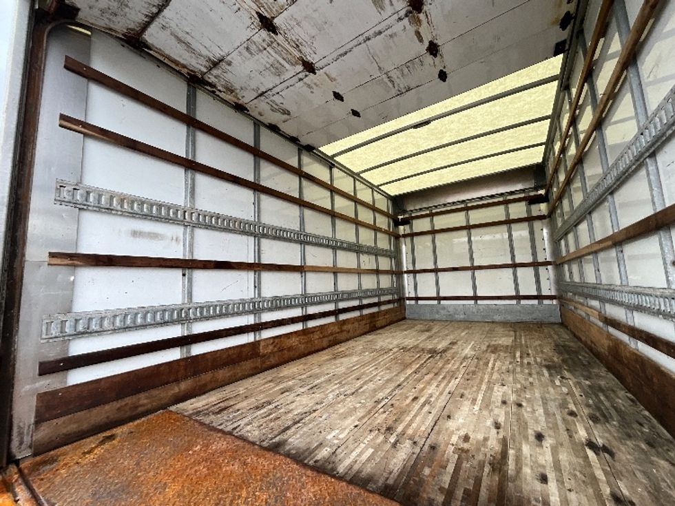 Light Duty Box Truck-Light and Medium Duty Trucks-Hino-2020-155-Ottawa-ON-200,841\n\t\tkm-$ 44,500 - Image 11