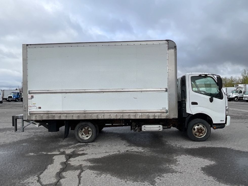 Light Duty Box Truck-Light and Medium Duty Trucks-Hino-2020-155-Ottawa-ON-200,841\n\t\tkm-$ 44,500 - Image 15