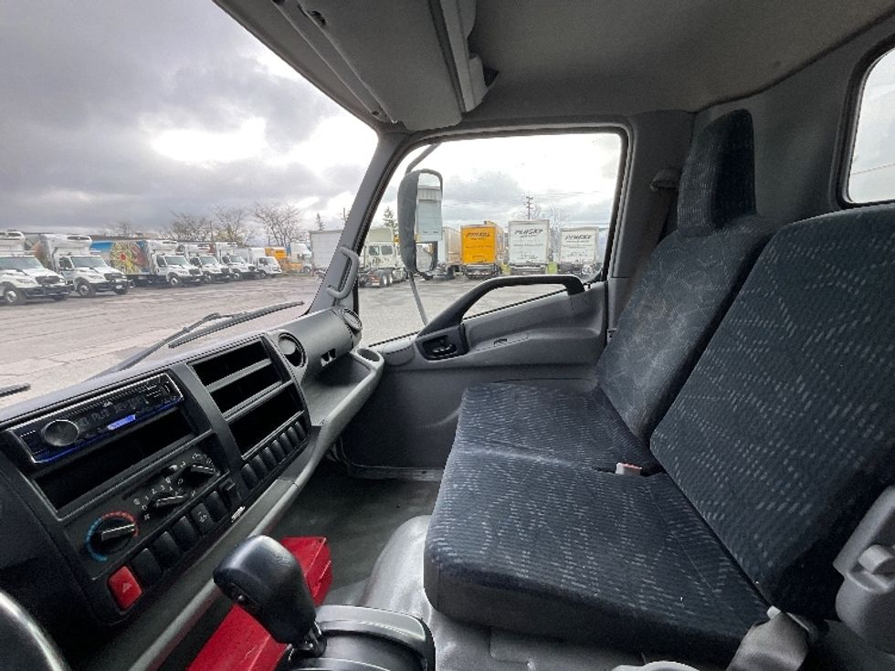 Light Duty Box Truck-Light and Medium Duty Trucks-Hino-2020-155-Ottawa-ON-200,841\n\t\tkm-$ 44,500 - Image 19