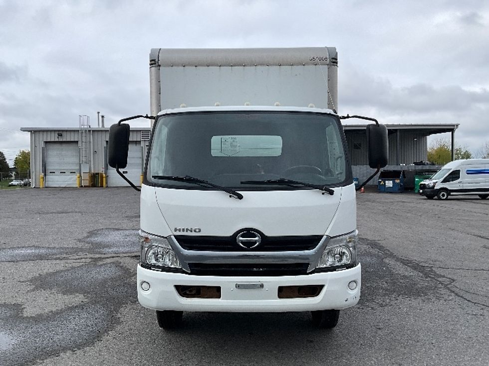 Light Duty Box Truck-Light and Medium Duty Trucks-Hino-2020-155-Ottawa-ON-200,841\n\t\tkm-$ 44,500 - Image 2