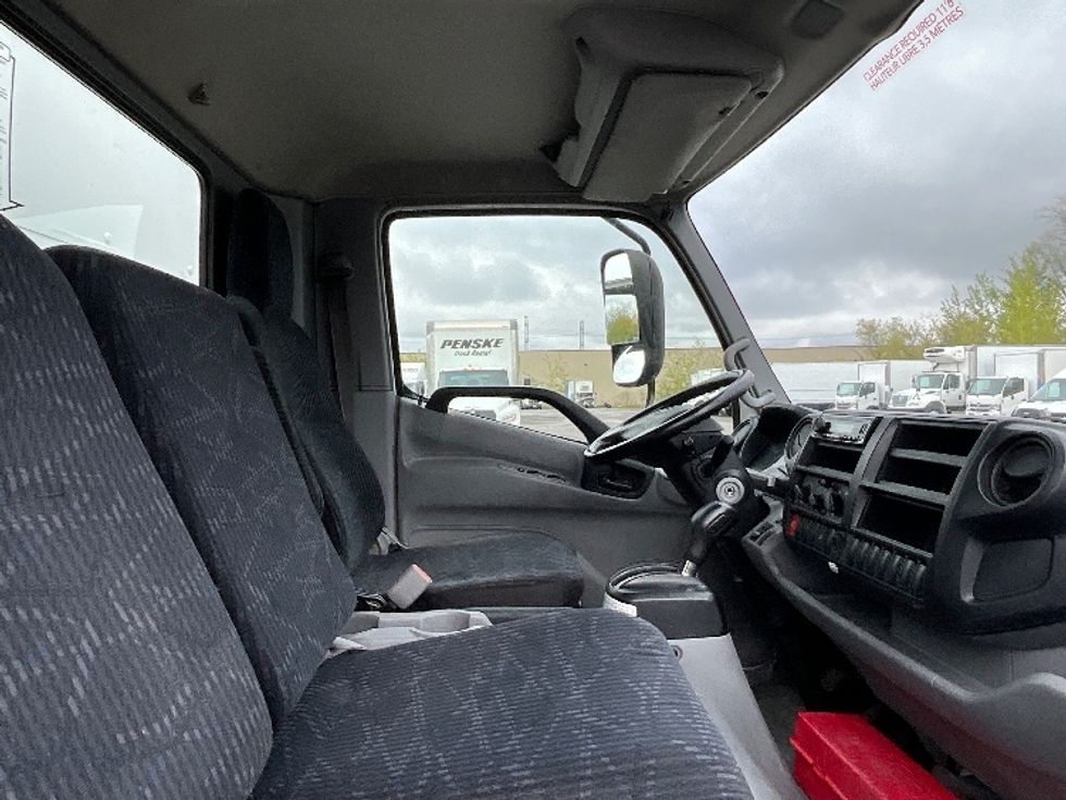 Light Duty Box Truck-Light and Medium Duty Trucks-Hino-2020-155-Ottawa-ON-200,841\n\t\tkm-$ 44,500 - Image 22