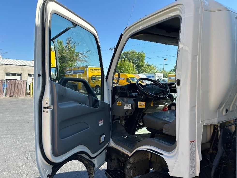 Light Duty Box Truck-Light and Medium Duty Trucks-Hino-2020-155-Sacramento-CA-88,688\n\t\tmiles-$ 45,000 - Image 16