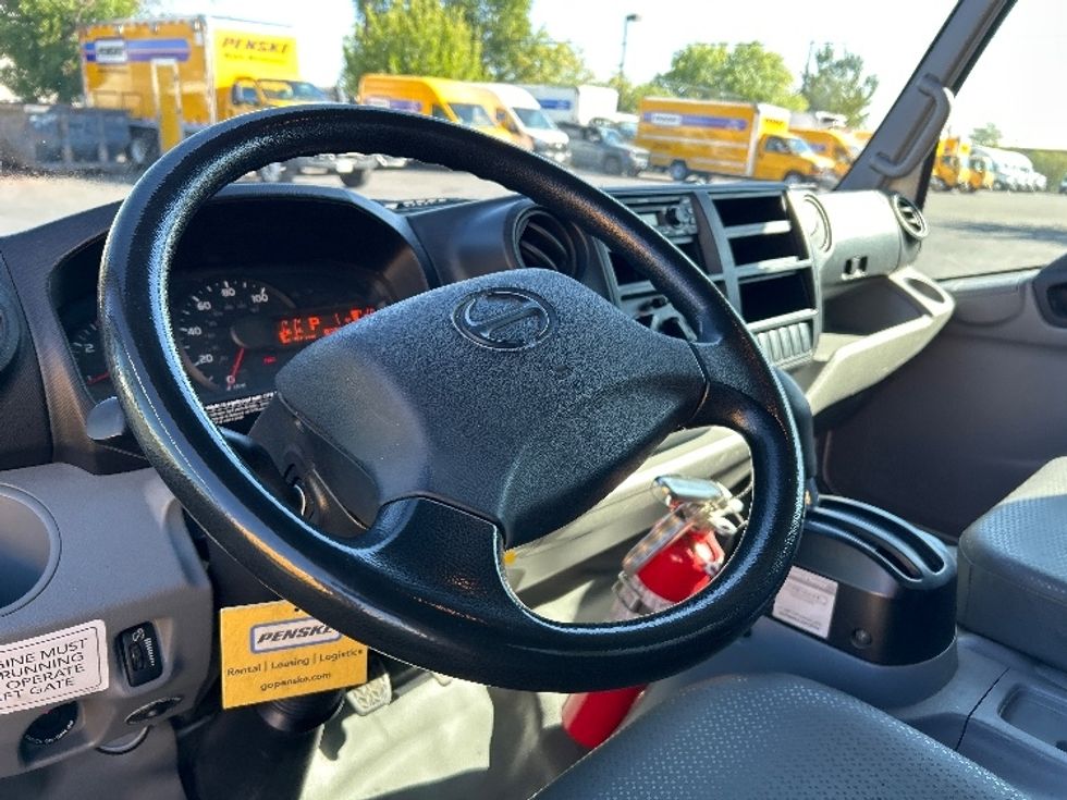 Light Duty Box Truck-Light and Medium Duty Trucks-Hino-2020-155-Sacramento-CA-88,688\n\t\tmiles-$ 45,000 - Image 17