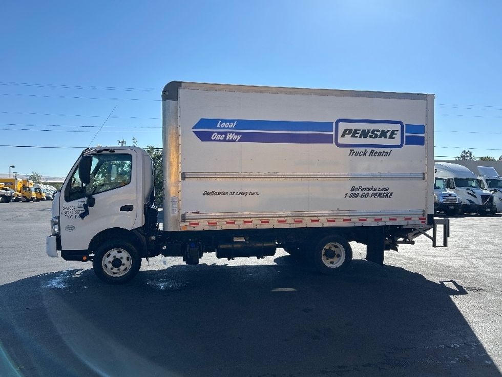 Light Duty Box Truck-Light and Medium Duty Trucks-Hino-2020-155-Sacramento-CA-88,688\n\t\tmiles-$ 45,000 - Image 4