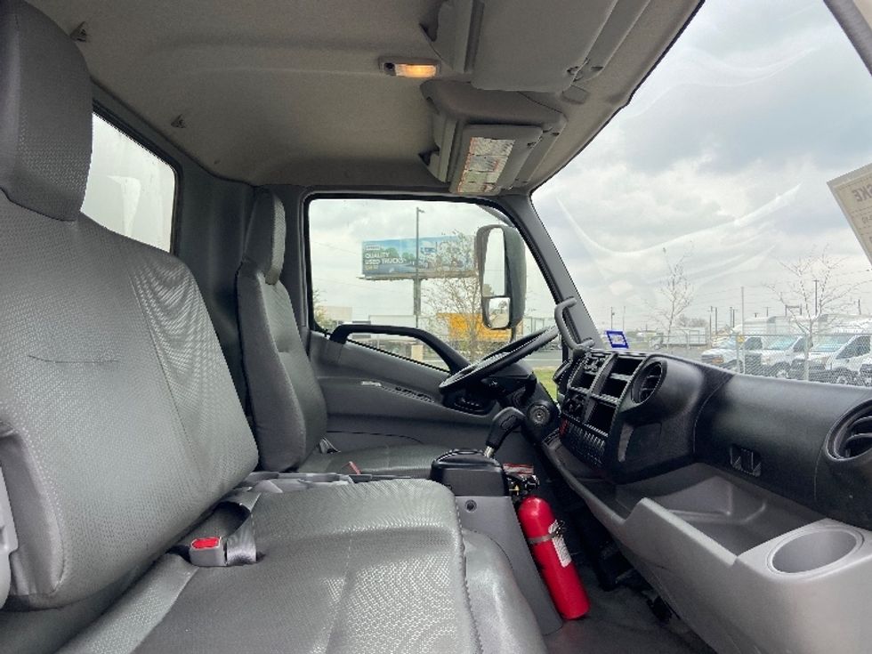 Light Duty Box Truck-Light and Medium Duty Trucks-Hino-2020-155-San Antonio-TX-137,540\n\t\tmiles-$ 36,750 - Image 22