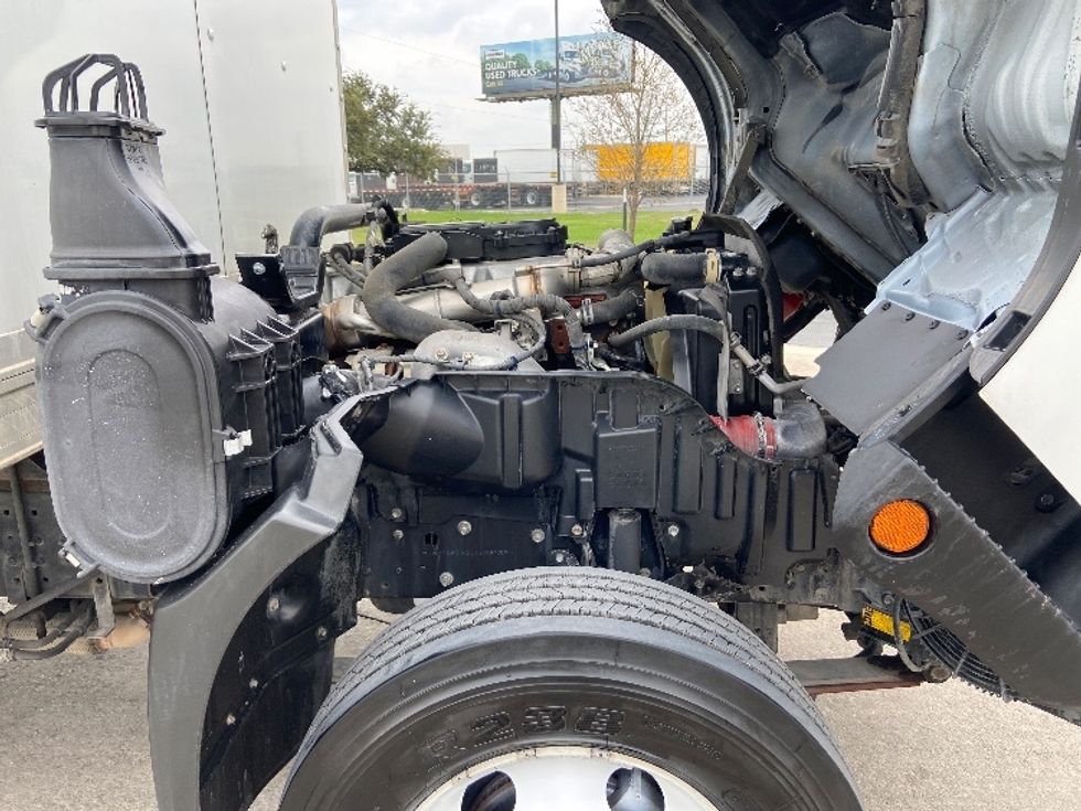 Light Duty Box Truck-Light and Medium Duty Trucks-Hino-2020-155-San Antonio-TX-137,540\n\t\tmiles-$ 36,750 - Image 23