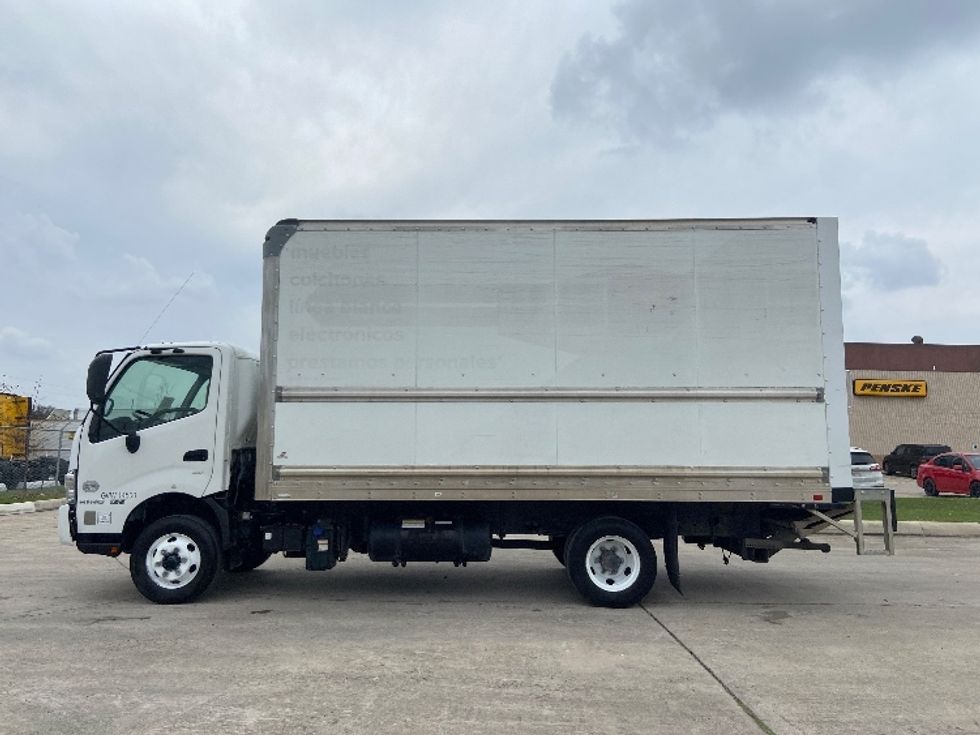 Light Duty Box Truck-Light and Medium Duty Trucks-Hino-2020-155-San Antonio-TX-137,540\n\t\tmiles-$ 36,750 - Image 4