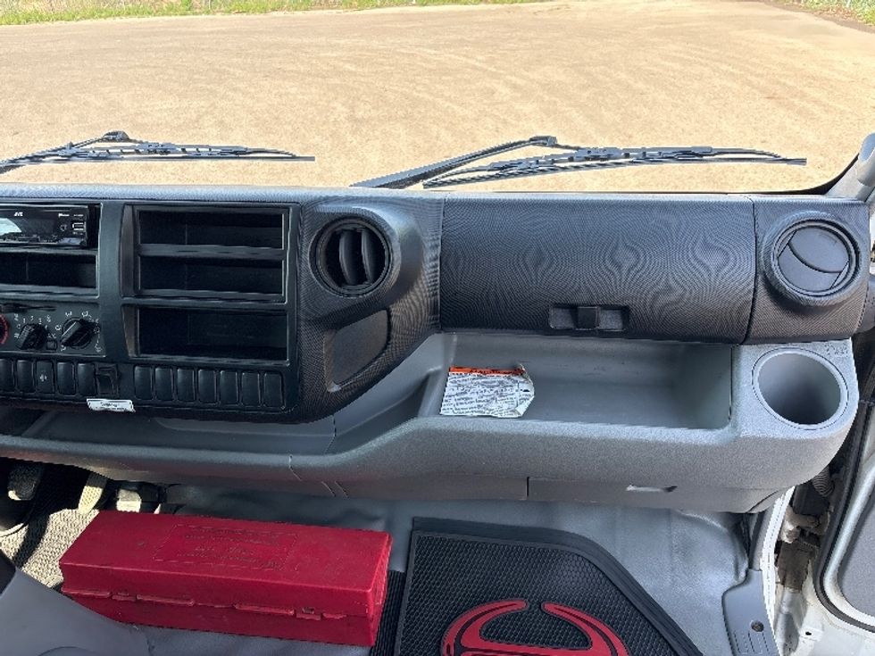 Light Duty Box Truck-Light and Medium Duty Trucks-Hino-2020-155-Saskatoon-SK-142,622\n\t\tkm-$ 52,500 - Image 21