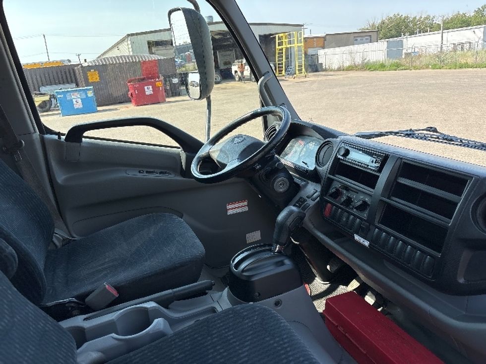 Light Duty Box Truck-Light and Medium Duty Trucks-Hino-2020-155-Saskatoon-SK-142,622\n\t\tkm-$ 52,500 - Image 22