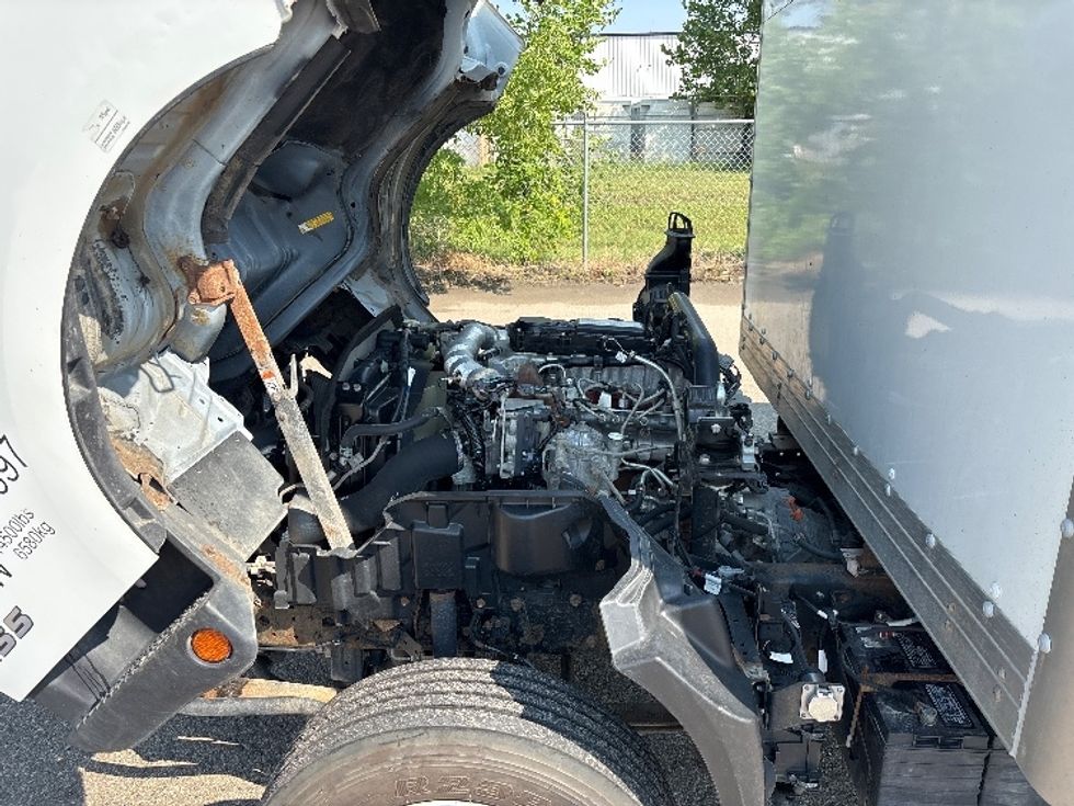 Light Duty Box Truck-Light and Medium Duty Trucks-Hino-2020-155-Saskatoon-SK-142,622\n\t\tkm-$ 52,500 - Image 24