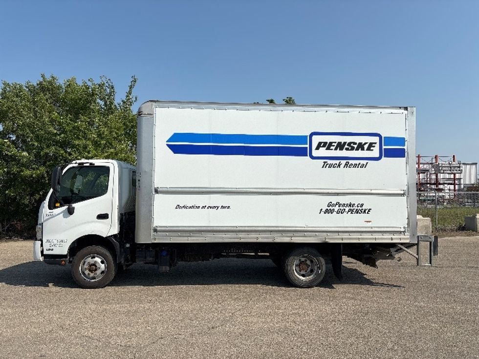 Light Duty Box Truck-Light and Medium Duty Trucks-Hino-2020-155-Saskatoon-SK-142,622\n\t\tkm-$ 52,500 - Image 4