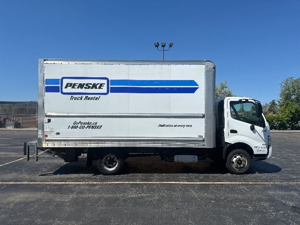 Light Duty Box Truck-Light and Medium Duty Trucks-Hino-2020-155-Toronto-ON-122,418\n\t\tkm-$ 55,000 - Image 14