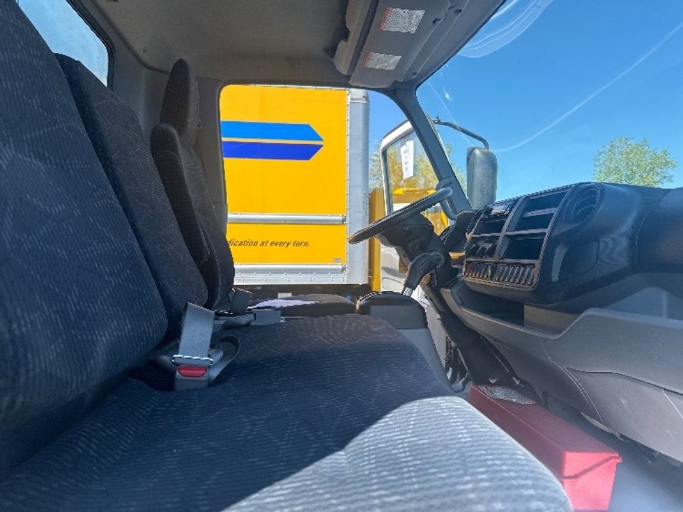 Light Duty Box Truck-Light and Medium Duty Trucks-Hino-2020-155-Toronto-ON-122,418\n\t\tkm-$ 55,000 - Image 21