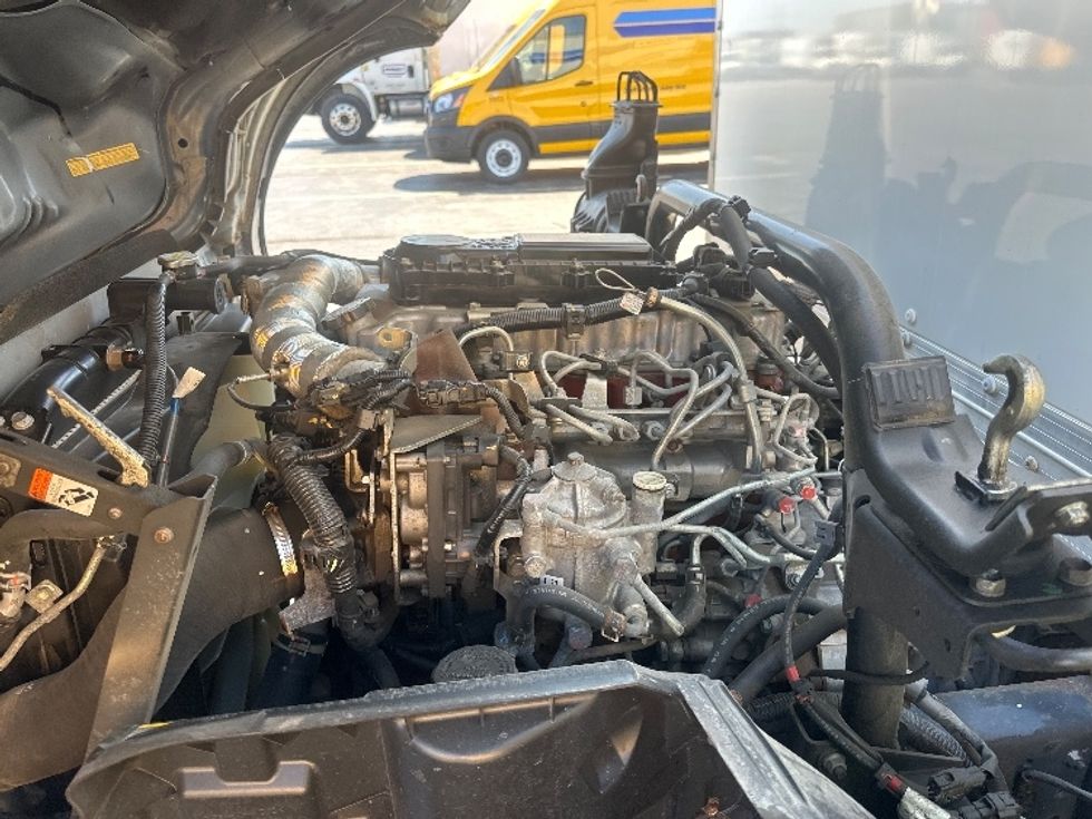 Light Duty Box Truck-Light and Medium Duty Trucks-Hino-2020-155-Toronto-ON-122,418\n\t\tkm-$ 55,000 - Image 22