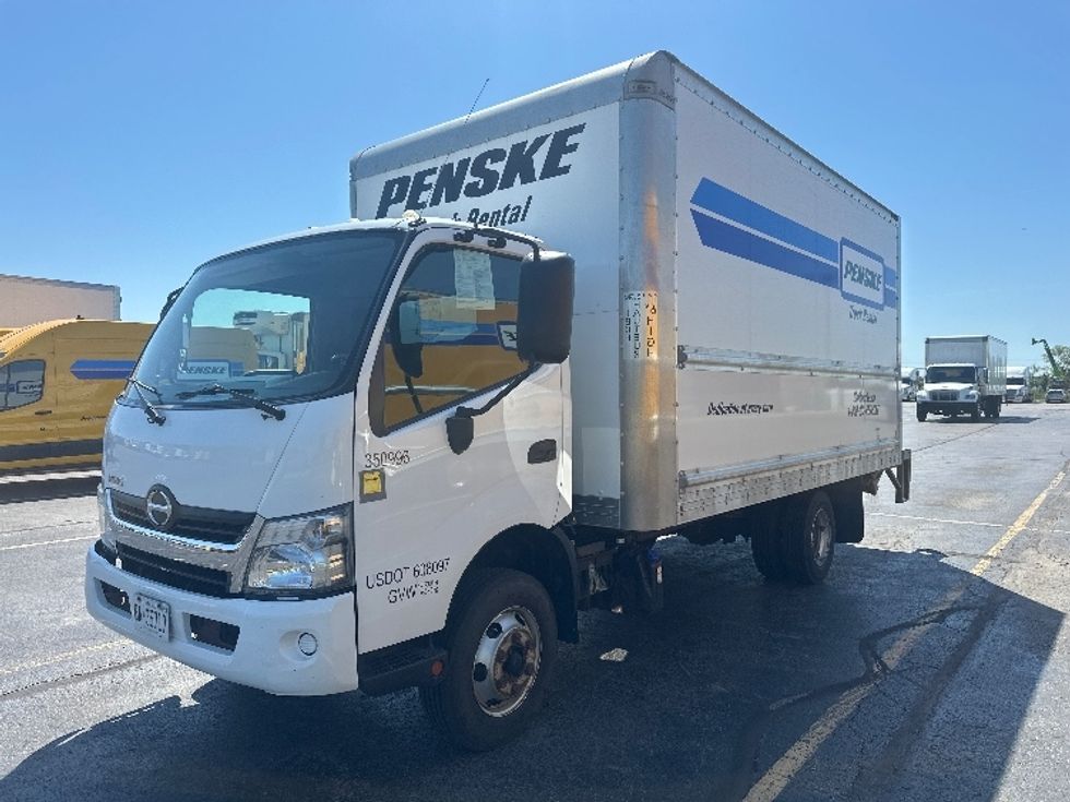 Light Duty Box Truck-Light and Medium Duty Trucks-Hino-2020-155-Toronto-ON-122,418\n\t\tkm-$ 55,000 - Image 3