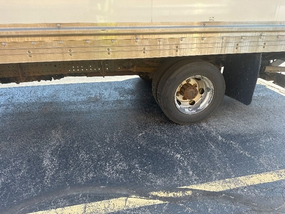 Light Duty Box Truck-Light and Medium Duty Trucks-Hino-2020-155-Toronto-ON-122,418\n\t\tkm-$ 55,000 - Image 5