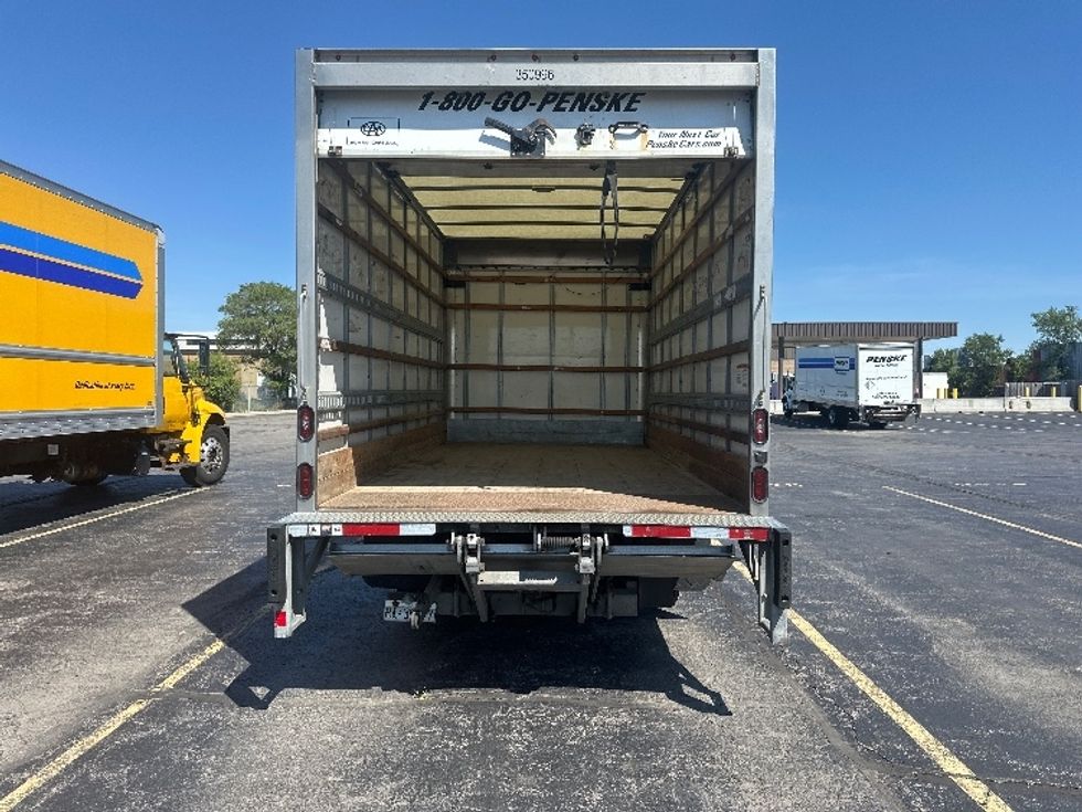 Light Duty Box Truck-Light and Medium Duty Trucks-Hino-2020-155-Toronto-ON-122,418\n\t\tkm-$ 55,000 - Image 8