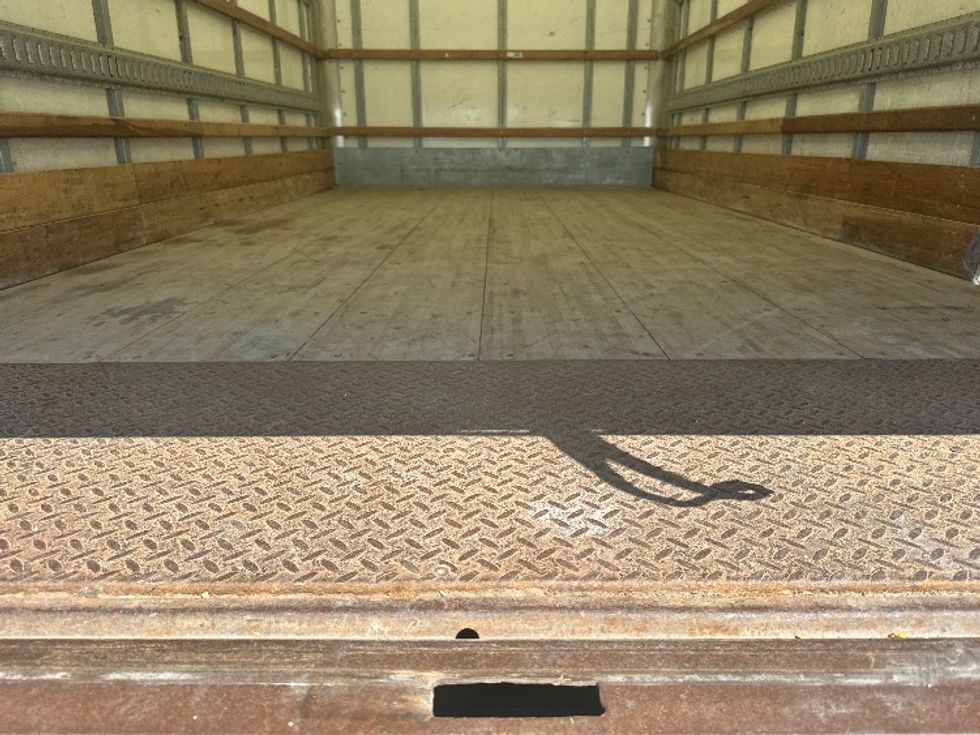 Light Duty Box Truck-Light and Medium Duty Trucks-Hino-2020-155-Toronto-ON-122,418\n\t\tkm-$ 55,000 - Image 9