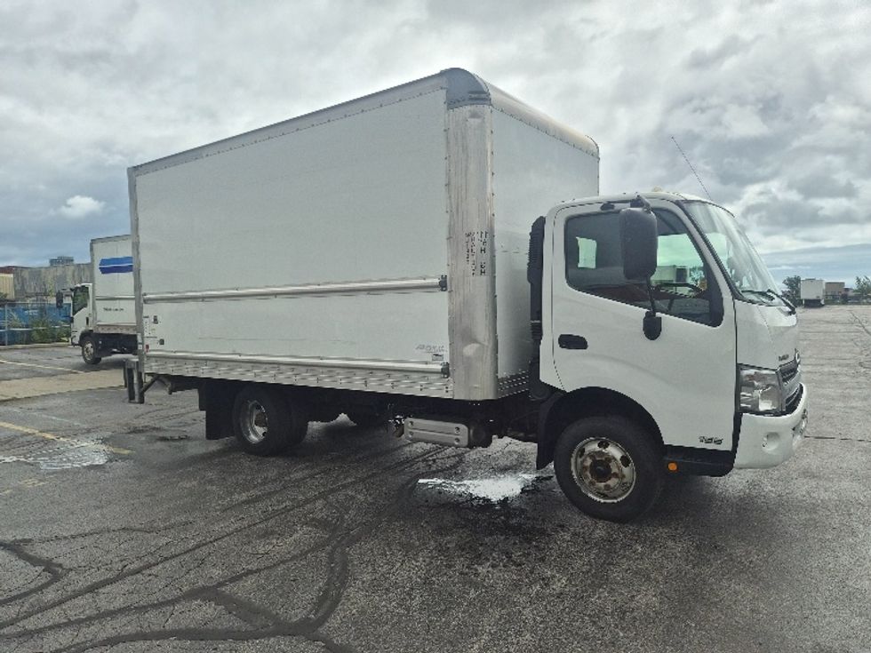 Light Duty Box Truck-Light and Medium Duty Trucks-Hino-2020-155-Toronto-ON-136,657\n\t\tkm-$ 52,500 - Image 1