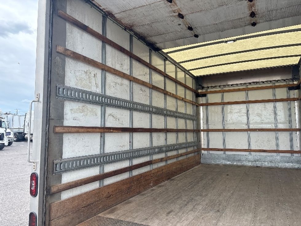 Light Duty Box Truck-Light and Medium Duty Trucks-Hino-2020-155-Toronto-ON-136,657\n\t\tkm-$ 52,500 - Image 11