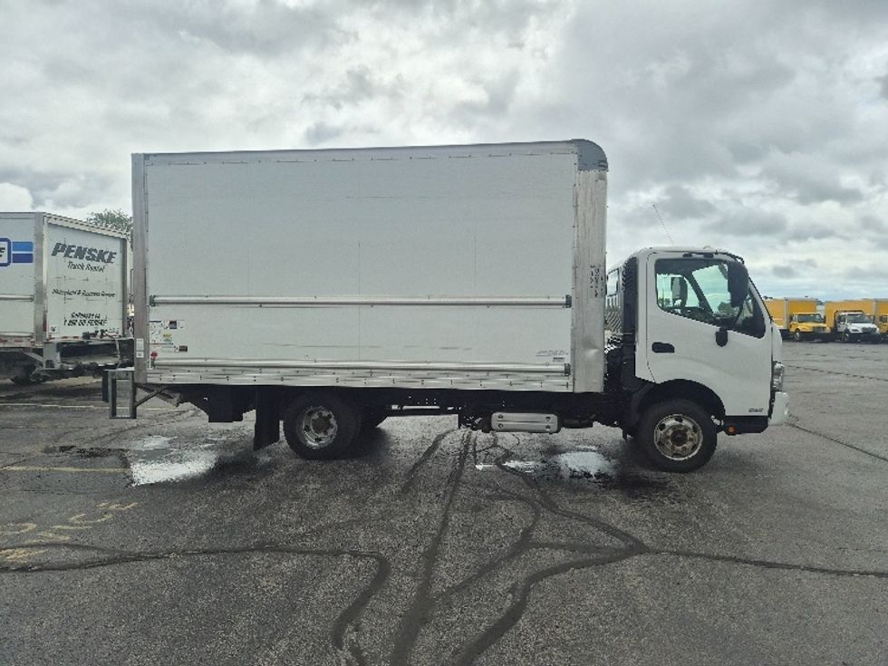 Light Duty Box Truck-Light and Medium Duty Trucks-Hino-2020-155-Toronto-ON-136,657\n\t\tkm-$ 52,500 - Image 15