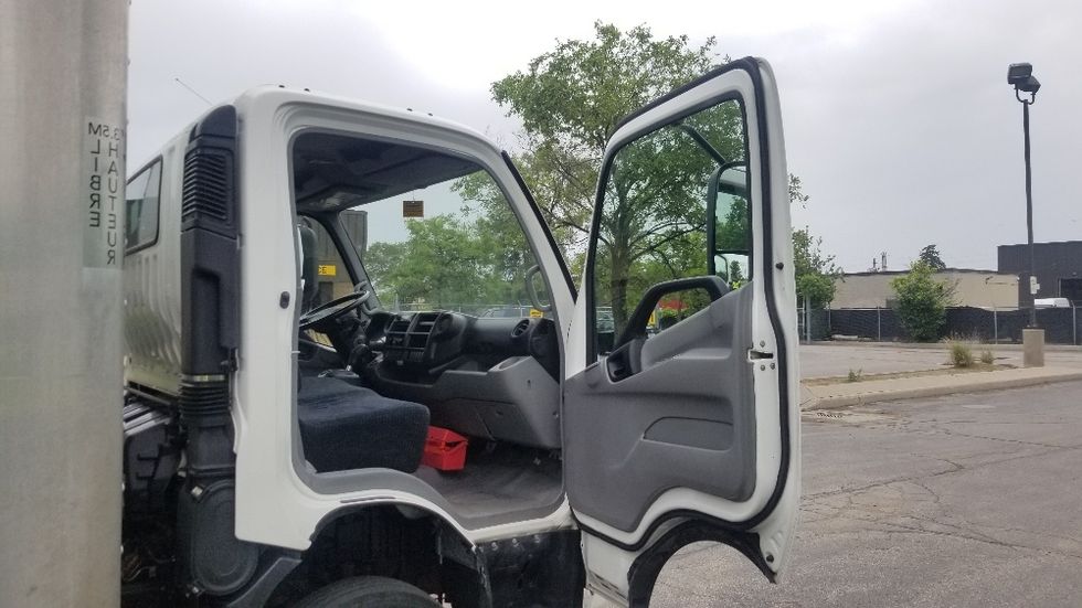 Light Duty Box Truck-Light and Medium Duty Trucks-Hino-2020-155-Toronto-ON-152,059\n\t\tkm-$ 50,750 - Image 20