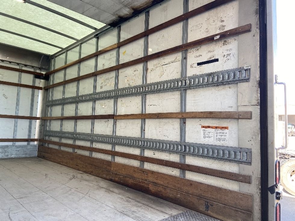 Light Duty Box Truck-Light and Medium Duty Trucks-Hino-2020-155-Toronto-ON-156,234\n\t\tkm-$ 51,250 - Image 12