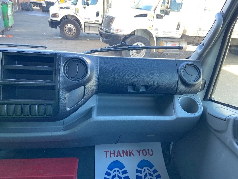 Light Duty Box Truck-Light and Medium Duty Trucks-Hino-2020-155-Toronto-ON-156,234\n\t\tkm-$ 51,250 - Image 21