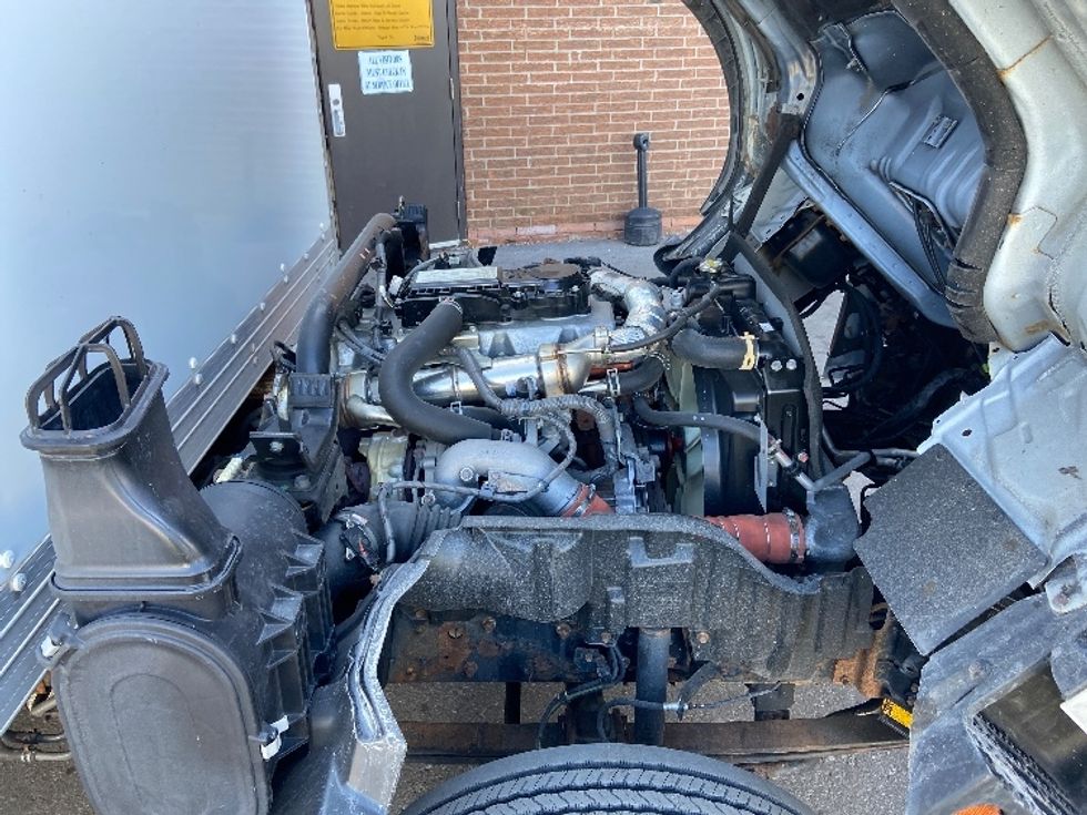 Light Duty Box Truck-Light and Medium Duty Trucks-Hino-2020-155-Toronto-ON-156,234\n\t\tkm-$ 51,250 - Image 24